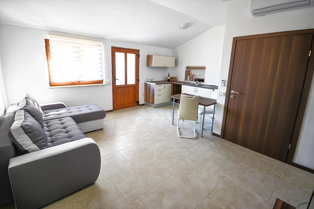 Apartments Bertetic Kanfanar Exterior foto